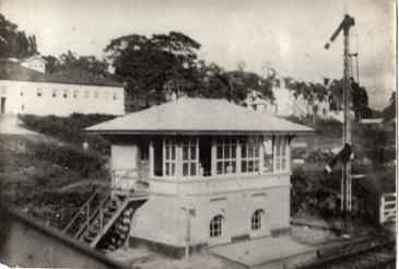 Cabine na Estação Ferroviária - 1920-131